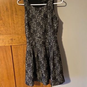 Banana Republic, size 4, black and tan